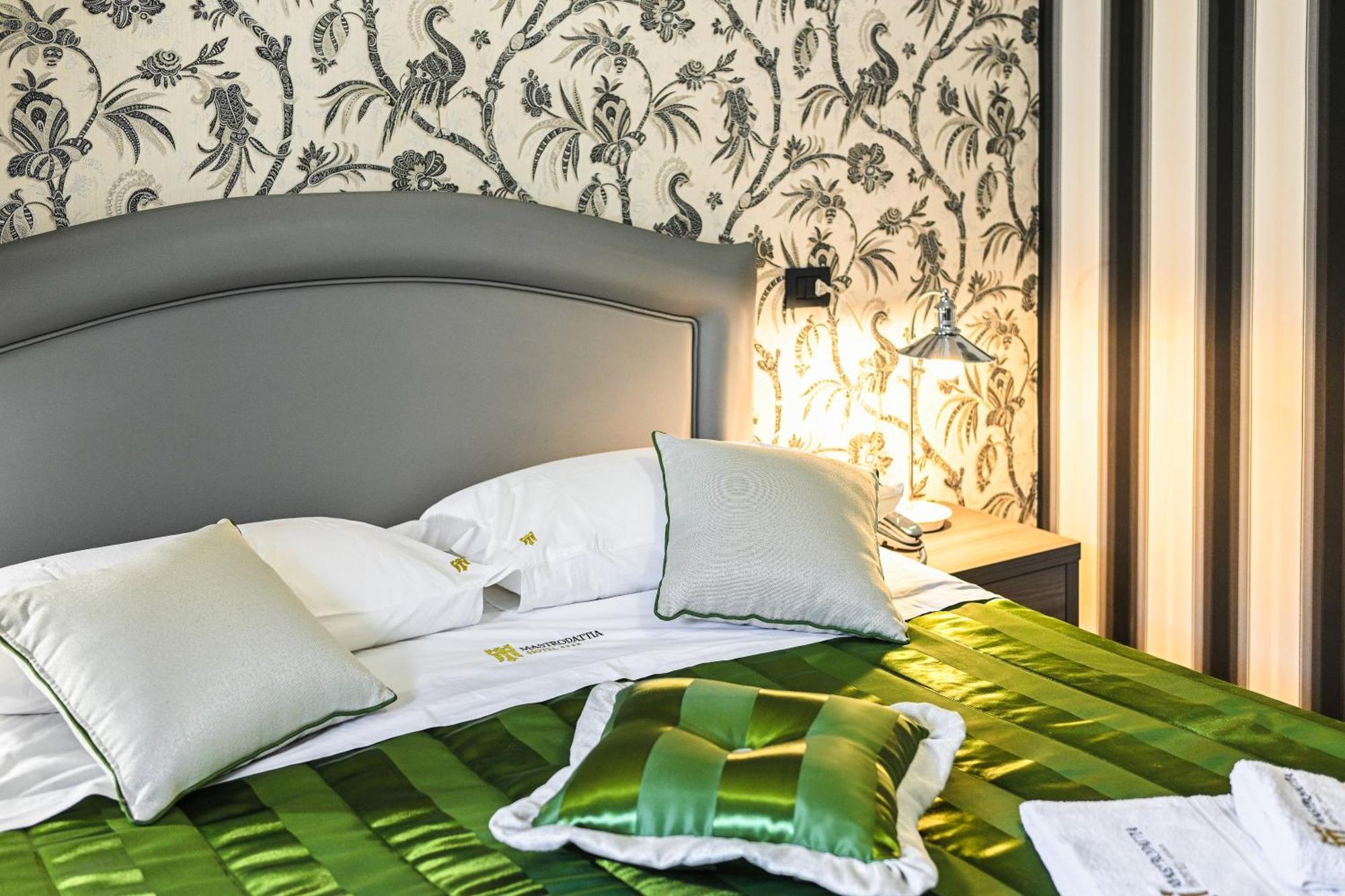 Hotel Mastrodattia Celano Extérieur photo