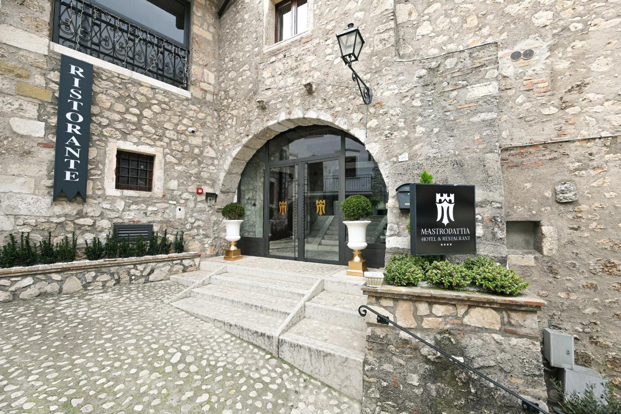 Hotel Mastrodattia Celano Extérieur photo